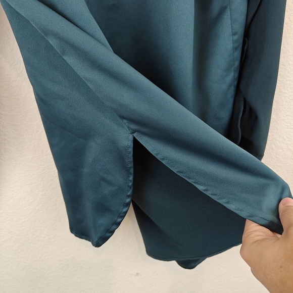 Lysse Kat Button Down Blouse Size Medium Women's Satin Button Up Shirt - Picture 14 of 15